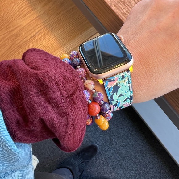 SOLD - Apple Watch Series 4 Rose Gold Titanium 40mm - Picture 6 of 6